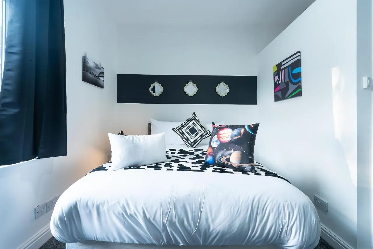 Jesouth Homey 5 Bedrooms 9 Beds - Contractors - Leisure - Central Location Kingston upon Hull 0*,  Royaume-Uni