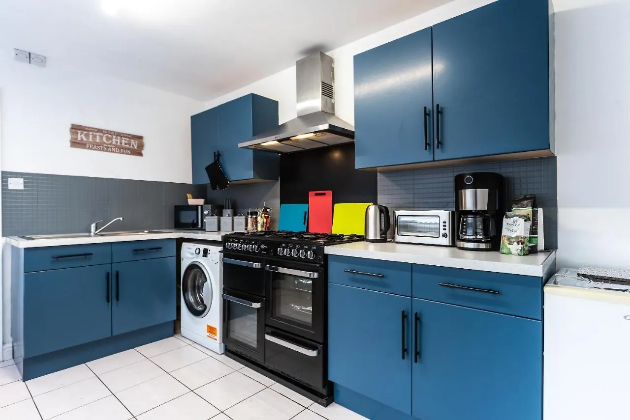 Jesouth Homey 5 Bedrooms 9 Beds - Contractors - Leisure - Central Location Kingston upon Hull 0*,